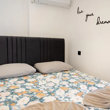 Apartament Melissas Lara *