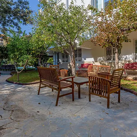 Melissas Lara Apartment