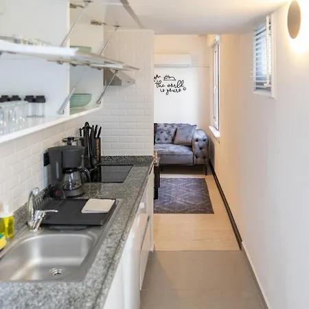 Melissas Lara Apartment