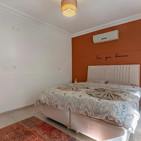 Melissas Lara Apartment Antalya