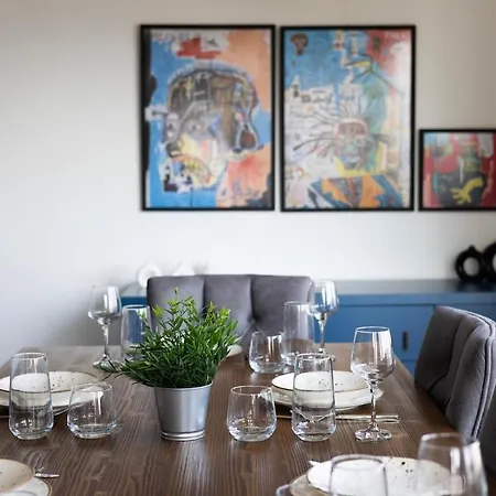 Melissas Lara דירה *